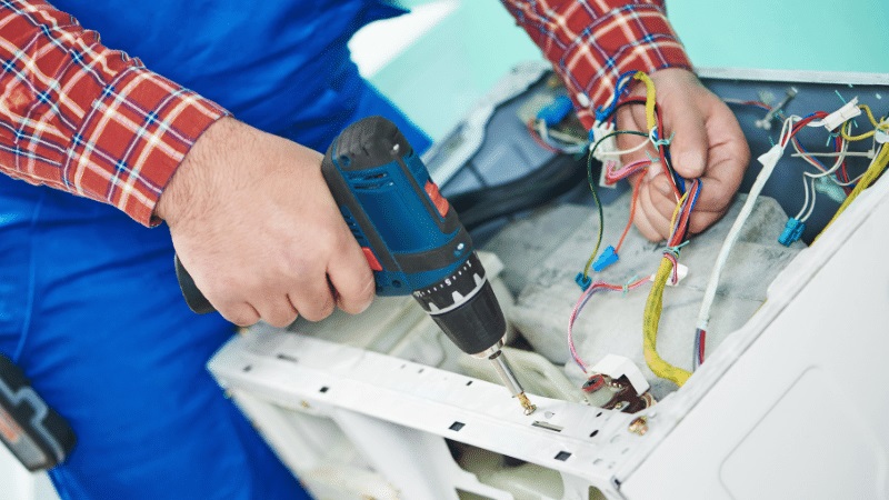 Gölmarmara Vaillant Vaillant çamaşır makinesi kart tamiri – Su almama arızası orijinal parça ile giderildi. - Teknik servis örneği